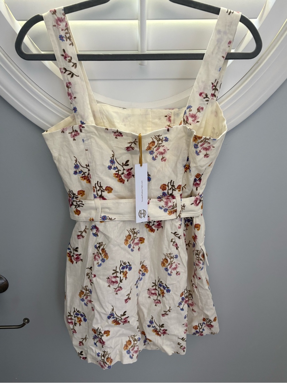House of Harlow 1960 cream linen blend floral romper pearl embellished belt sz 4 - Picture 8 of 13